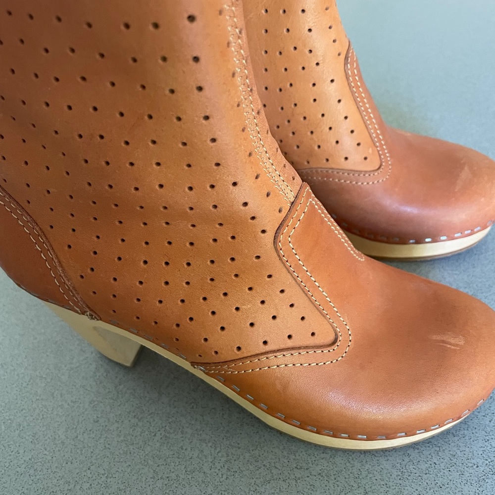 Amazingly cute stylish Hasbeen booties